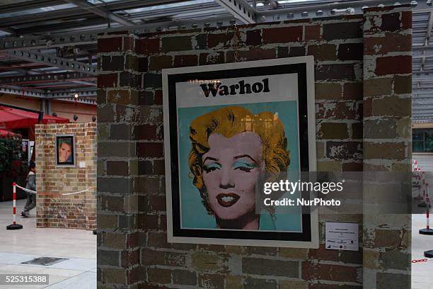 From Saturday, February 7th until Sunday, March 8 the Shopping Center 8 Gallery hosts the exhibition &quot;Andy Warhol...In the city&quot;....