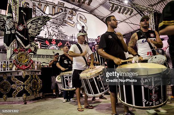 Members of the "Escola de Samba" "Gavioes da Fiel" rehearse at their court, in central Sao Paulo, this tuesday - . Supported by the biggest organized...