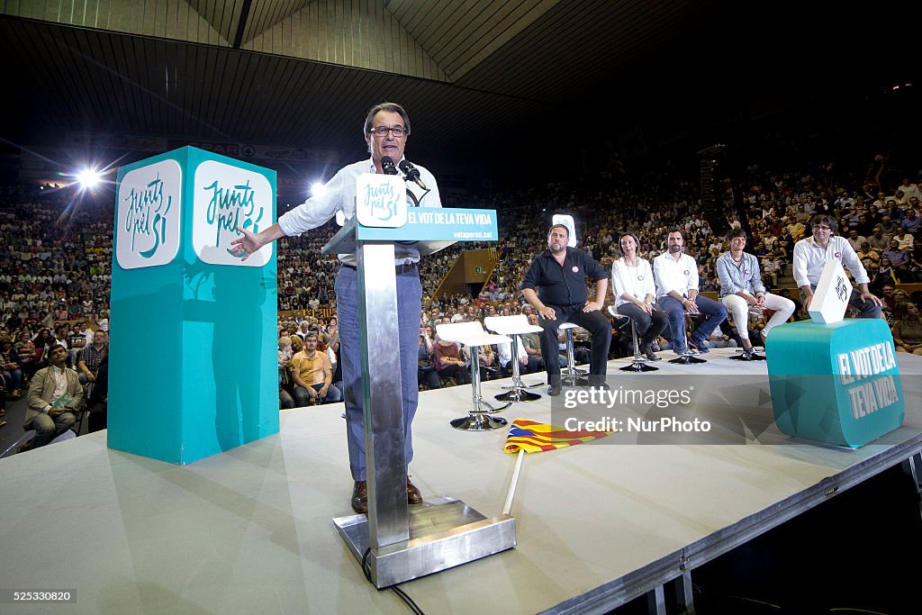 Catalonia elections, Junts pel S�� meeting in Girona