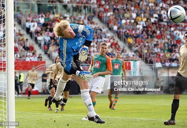170 Liga Pokal 2004 Stock Photos, HighRes Pictures, and Images Getty