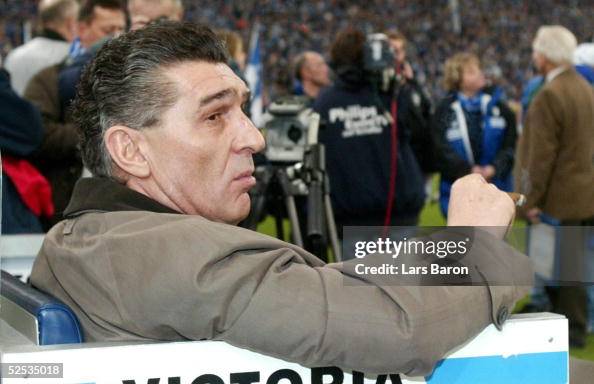 Fussball: 1. BL 03/04, FC Schalke 04-TSV 1860 Muenchen Fussball: 1. BL 03/04, FC Schalke 04-TSV 1860 Muenchen