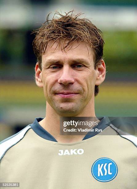 14 Karlsruher Goalkeeper Martin Fischer Stock Photos, HighRes Pictures