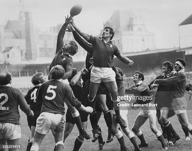 The New Zealand national rugby union team, the All Blacks beat Wales 19-16 in a rugby international at Cardiff Arms Park, Cardiff, Wales, 2nd...