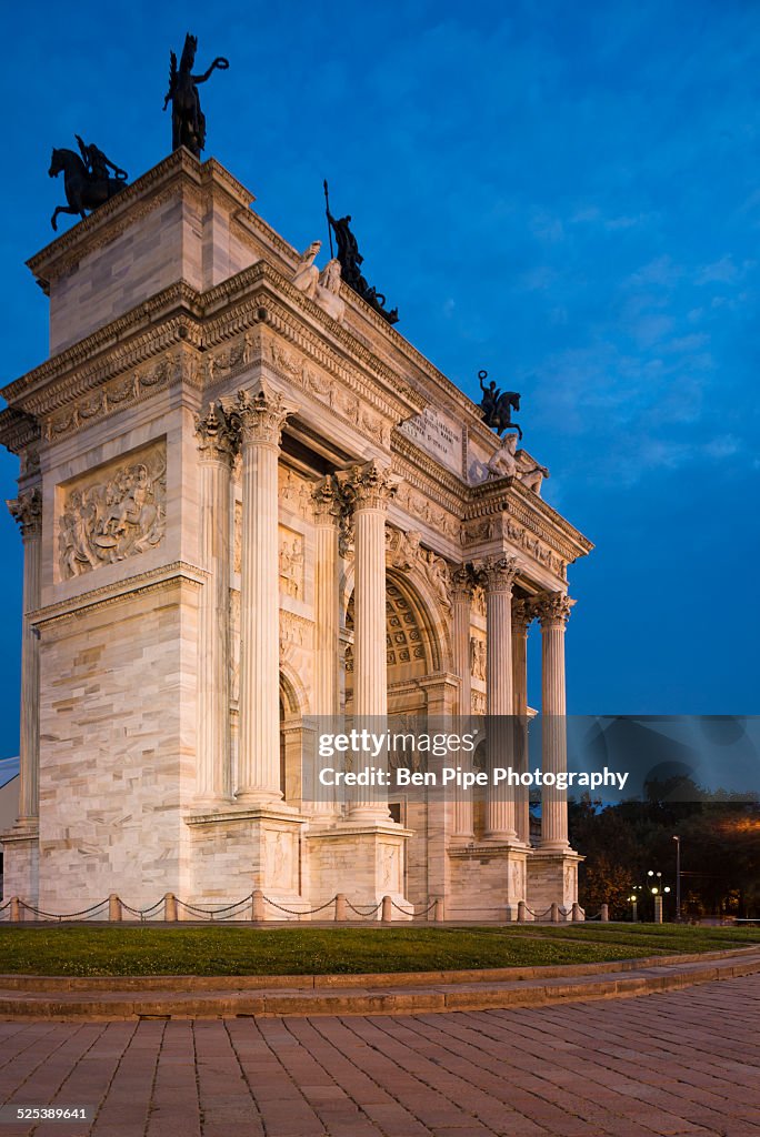 Arch of Peace at night, Piazza Sempione, Milan, Italy