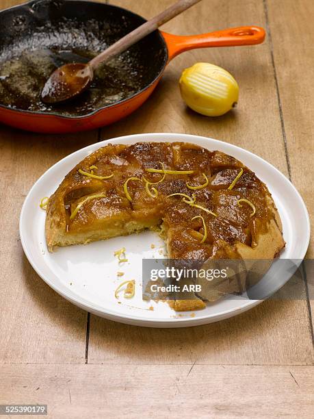 apple tarte tatin - tarte tatin stock-fotos und bilder