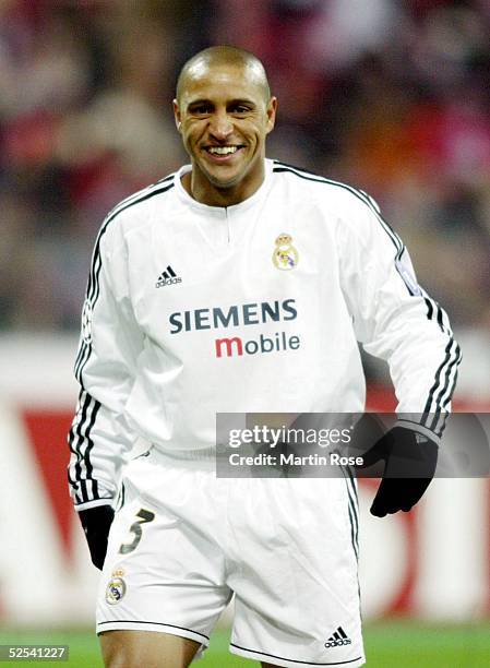 Fussball: Champions League 03/04, Muenchen; FC Bayern Muenchen - Real Madrid 1:1; ROBERTO CARLOS / Real 24.02.04.