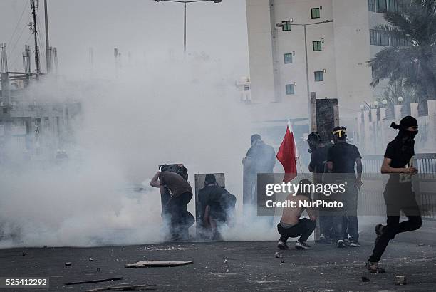 AlDaih-Bahrain , Funeral of Martyr Jaffer AlDurazy followed by clashes with riot police on February 28, 2014