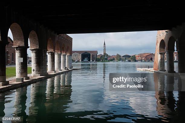 arsenale of venice from under the gagg - armory - fotografias e filmes do acervo