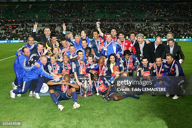 French Cup Final, season 2005-2006, Paris Saint Germain vs Olympique de Marseille . PSG won 2-1. PSG's players celebrate victory with the trophy.