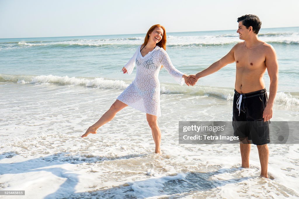 USA, Florida, Palm Beach, View of couple on beach