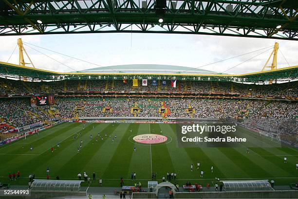 Fussball: Euro 2004 in Portugal, Vorrunde / Gruppe D / Spiel 23, Lissabon; Deutschland - Tschechien ; Stadionuebersicht 23.06.04.