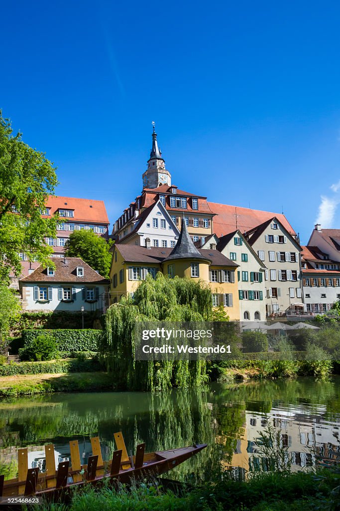 Germany, Baden-Wuerttemberg, Tuebingen, Hoelderlin tower and Collegiate church at Neckar river