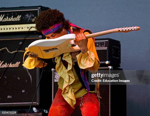 Carlton Poward Plays Tribute To Jimi Hendrix, Summer Of Love..., Nachrichtenfoto