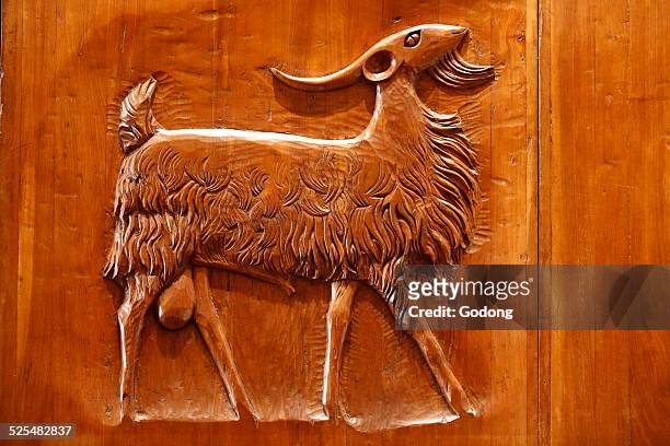 2,468 Wood Carving Animals Photos and Premium High Res Pictures - Getty  Images