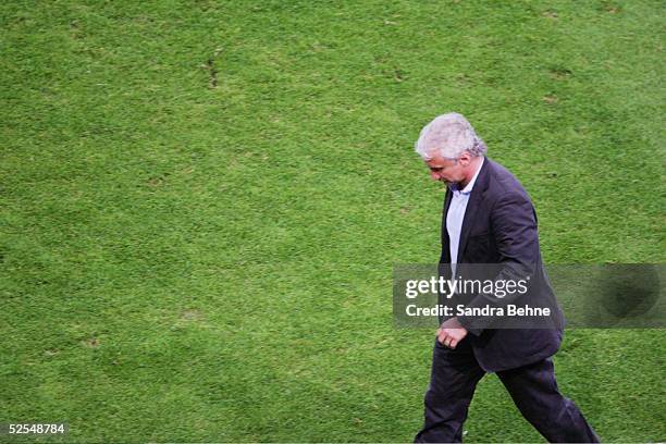 Fussball: Euro 2004 in Portugal, Vorrunde / Gruppe D / Spiel 23, Lissabon; Deutschland - Tschechien ; Teamchef Rudi VOELLER / GER 23.06.04.