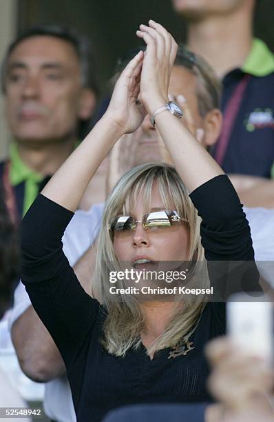 Fussball: Euro 2004 in Portugal, Vorrunde / Gruppe D / Spiel 15, Porto; Lettland 0; Linn ROEDENBECK - Freundin von Arne Friedrich 19.06.04.