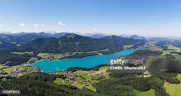 austria, salzburg state, salzkammergut, fuschl am see, view to lake fuschlsee and filbing mountain, panorama - fuschlsee stock-fotos und bilder