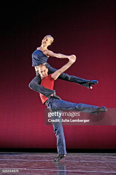 Abby Silva and Brian McGinnis in David Parsons's DMB