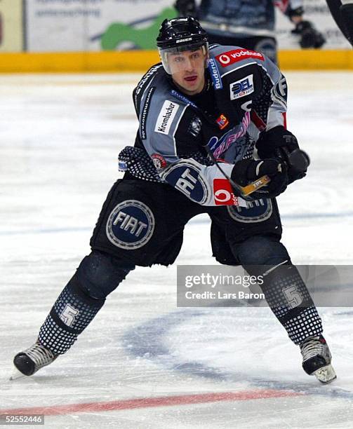 13 744 Eishockey Stock Photos High Res Pictures And Images Getty Images 13-744-eishockey-stock-photos-high-res-pictures-and-images-getty-images