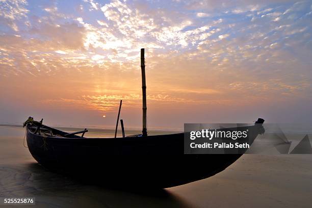 sunrise at mandarmani beach, bay of bengal - mandarmani stock pictures, royalty-free photos & images