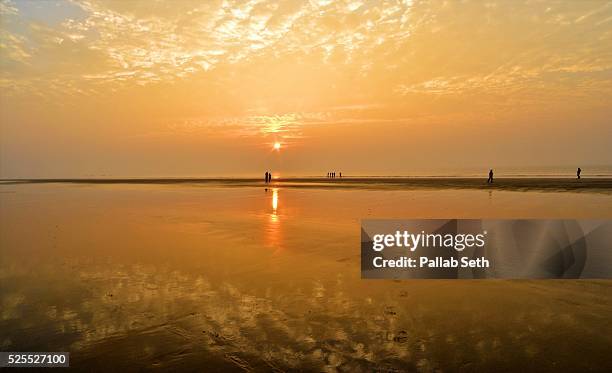 sunrise at mandarmani beach, bay of bengal - mandarmani stock pictures, royalty-free photos & images