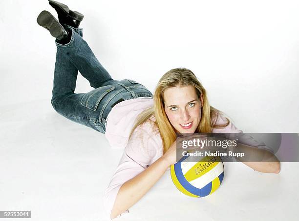 Volleyball / Frauen: Feature Christina Benecke, Hamburg; Personenfeature Christina BENECKE 17.03.04.