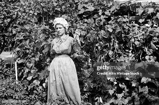 Gruddingly 238 Grudgingly Stock Photos, High-Res Pictures, and Images - Getty Images
