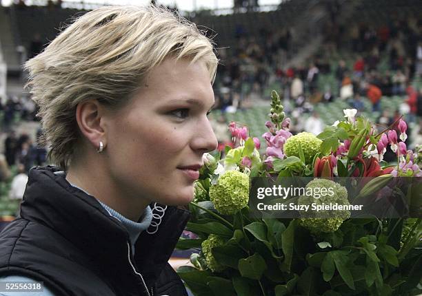 Tennis / Maenner: Masters 2004, Hamburg; Deutsche Skifahrerin im alpinen Weltcup 2004 Maria RIECH stand nach dem 2. Match zu einem Interview und...