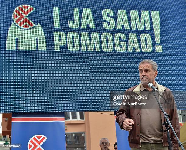 Players and leadership of Cibona basketball club along with Zagreb Mayor Milan Bandic promote action &quot;and I've helped&quot;. Action is...