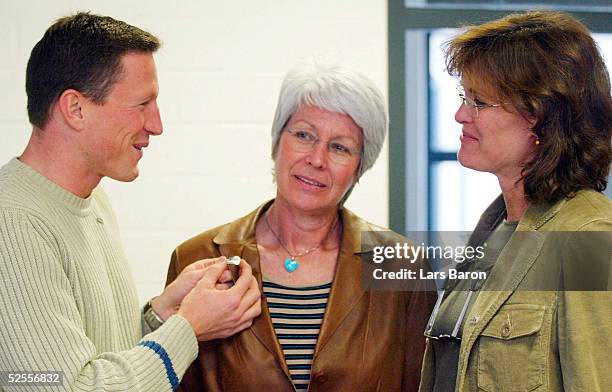 Sport / Diverse: Sportprominenz an der Sporthochschule in Koeln ; Christian KELLER, Heide ECKER-ROSENDAHL, Ulrike NASSE-MEYFARTH 24.05.04.