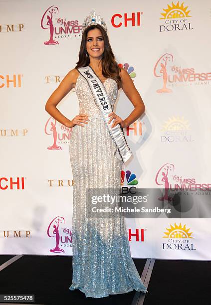 Miss Colombia Paulina Vega walks the red carpet after being crowned Miss Universe