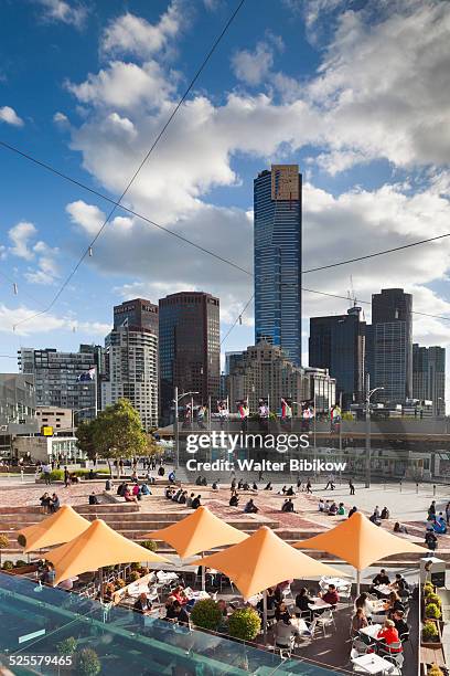 australia, victoria, melbourne, exterior - federation square fotografías e imágenes de stock