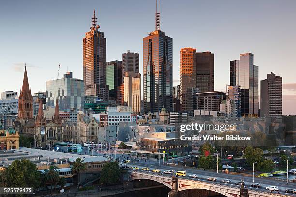 australia, victoria, melbourne, exterior - melbourne skyline fotografías e imágenes de stock