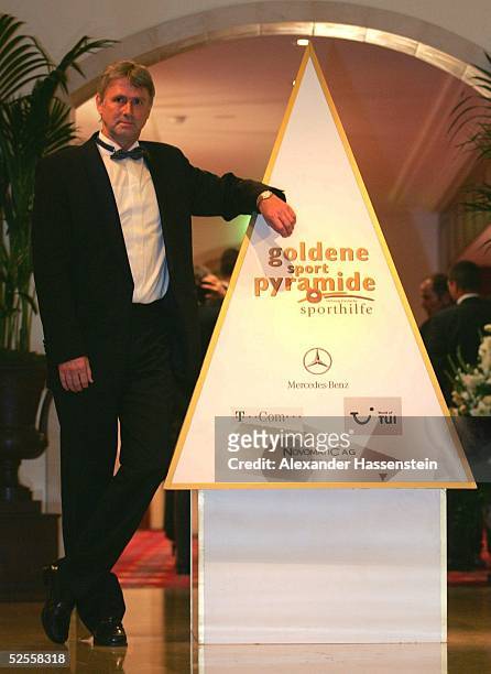 Sport / Diverse: Goldene Sportpyramide 2004, Berlin; Roland MATTHES, Preistraeger Goldene Sportpyramide .04.