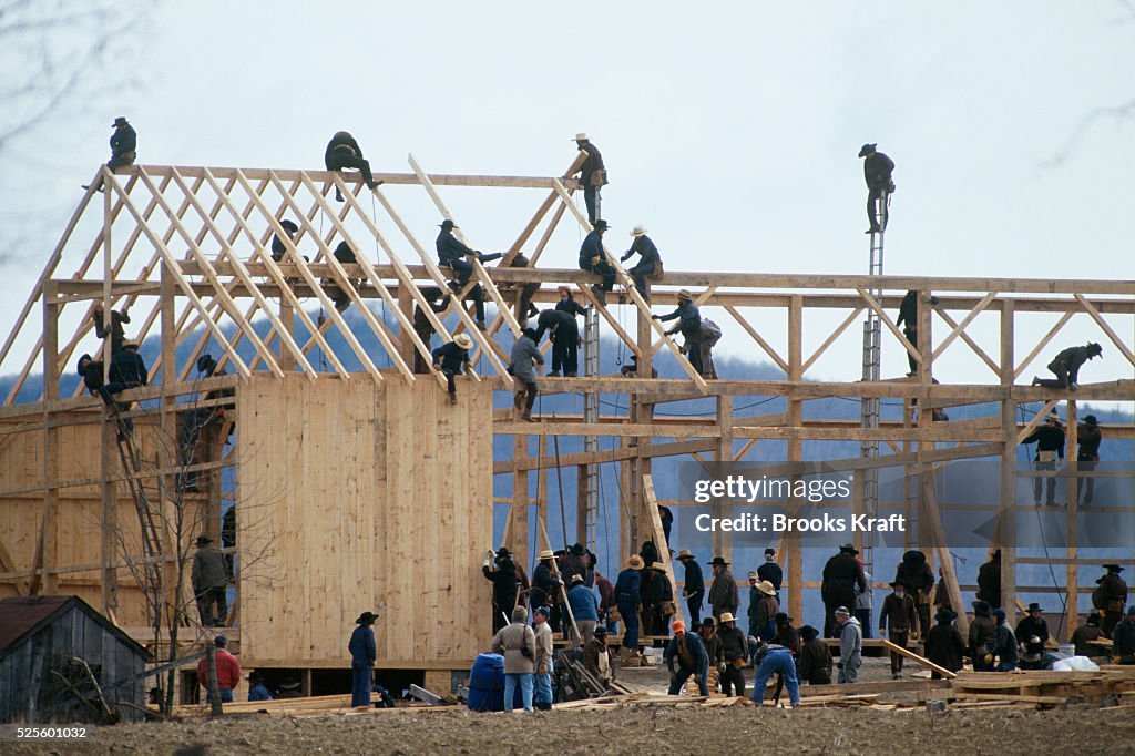 Amish Men Rebuild Barn Destroyed by Arson
