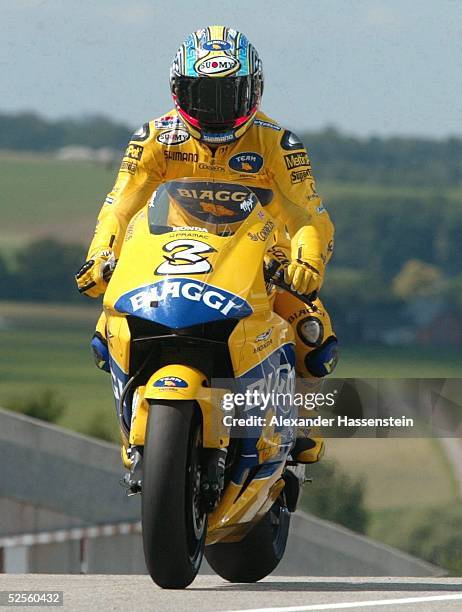 Motorsport / Motorrad: GP von Deutschland 2004, Sachsenring; Moto GP Klasse; Max BIAGGI / ITA, Camel Pramac Honda Pons 17.07.04.