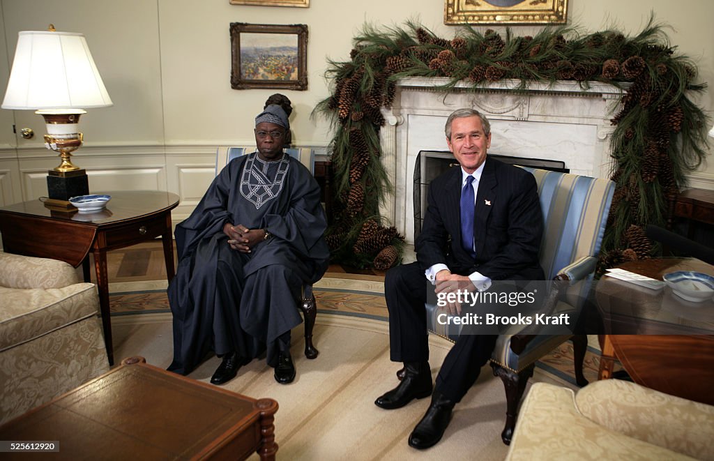 U.S. President George W. Bush meets the President of Nigeria