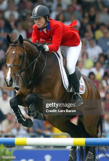 Pferdesport / Springreiten: CHIO Aachen " Preis der Nationen ", Aachen; Beezie MADDEN / USA auf Authentic 16.07.04.