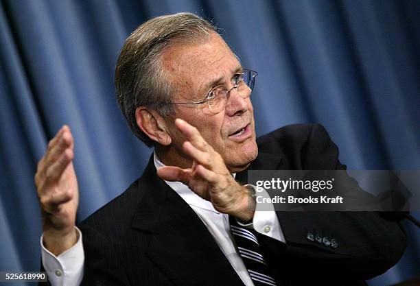 Donald Rumsfeld 1975 3,807 Donald Rumsfeld Photos Stock Photos, High-Res Pictures, and ...