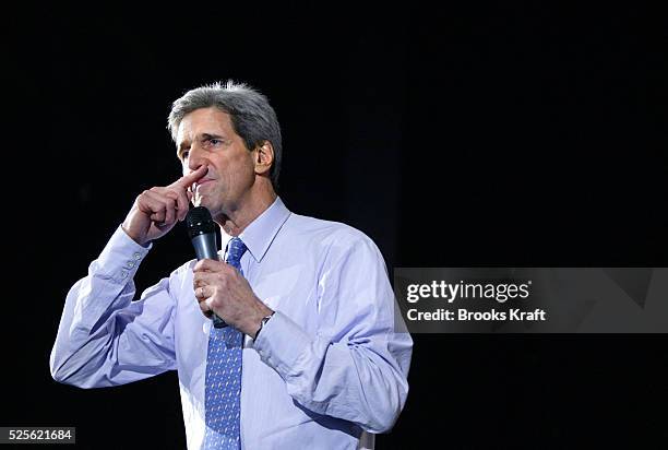 Democratic presidential hopeful Senator John Kerry of Massachusetts holds a town hall meeting at the Roxy Theater in Atlanta, Georgia, during a...