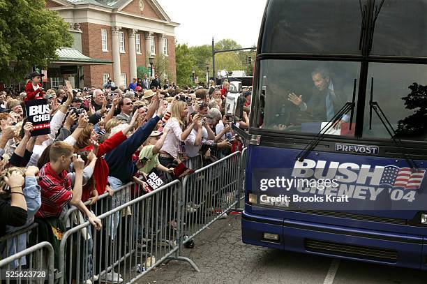 Bush Bus 494 Us Campaign Bush Bus Stock Photos, High-Res Pictures, and Images ...