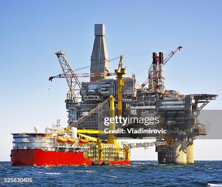 Oil Rig Sean R Oil Rig Sea High-Res Stock Photo - Getty Images