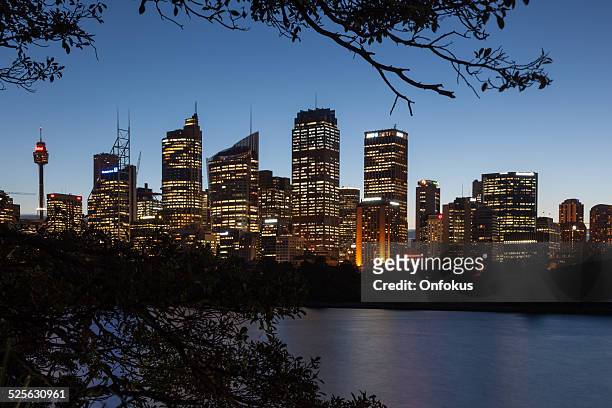 city of sydney cityscape at night, australia - sydney harbour bridge night stock pictures, royalty-free photos & images