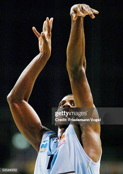 Basketball / Maenner: Berlin Basketball Trophy 2004; Alba Berlin - RheinEnergie Koeln 69:60; Michael WRIGHT / Alba 09.10.04.