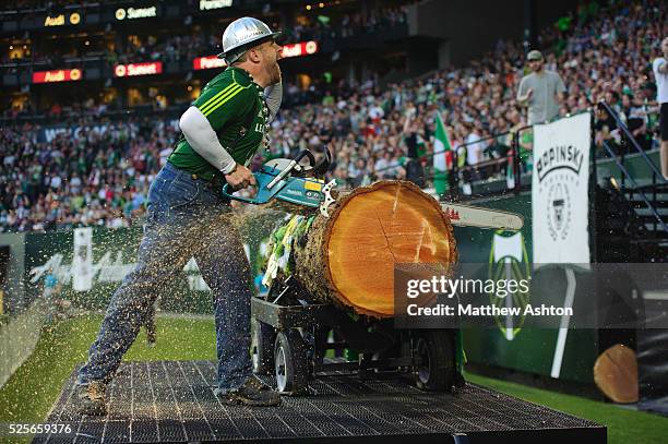 Timbers Fans Portland Timbers Fans Photos and Premium High Res Pictures - Getty Images