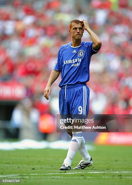 Dejected Steve Sidwell of Chelsea