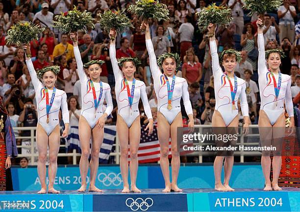 Kunstturnen: Olympische Spiele Athen 2004, Athen; Mehrkampf / Frauen / Mannschaft; Gold fuer Rumaenien; Oana BAN, Amalie EREMIA, Catalina PONOR,...