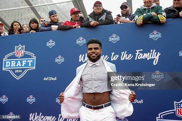 Draftee Ezekiel Elliott of Ohio State arrives to the 2016 NFL Draft on April 28, 2016 in Chicago, Illinois.