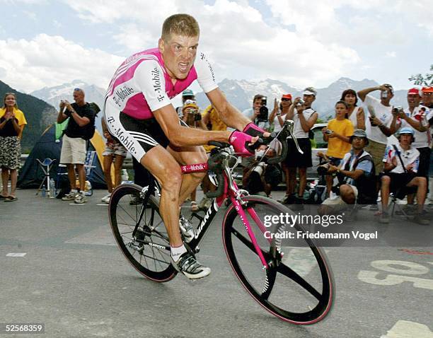 Radsport: Tour de France 2004, 16. Etappe / Bourg d'Oisans - L'Alpe d'Huez; Einzelzeitfahren; Jan ULLRICH / T-Mobile / GER 21.07.04.