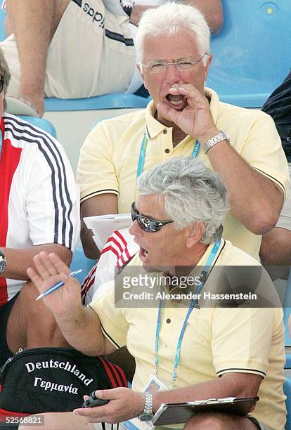 Schwimmen: Olympische Spiele Athen 2004, Athen; Sportdirektor Ralf BECKMANN / GER , Bundestrainer Manfred THIESMANN / GER 17.08.04.